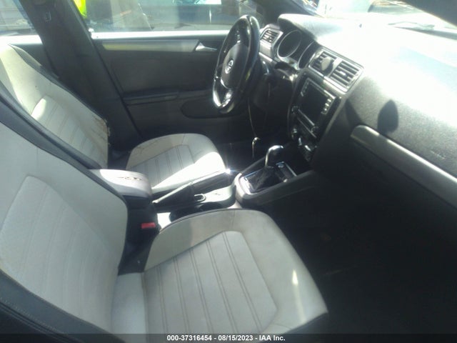 3VWD17AJ2GM367548 Volkswagen Jetta Sedan 1.8t Sport