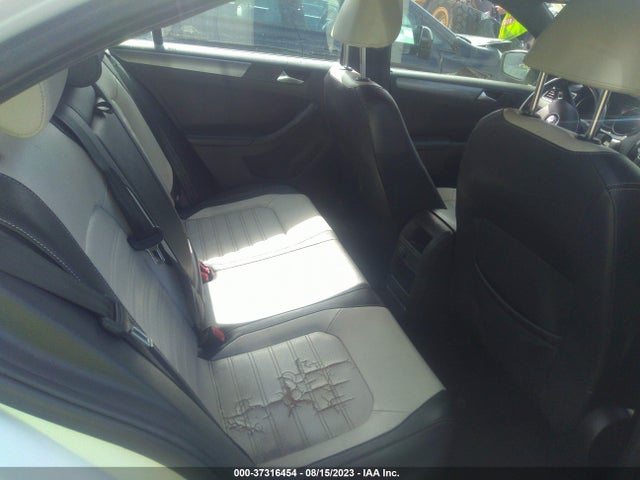 3VWD17AJ2GM367548 Volkswagen Jetta Sedan 1.8t Sport