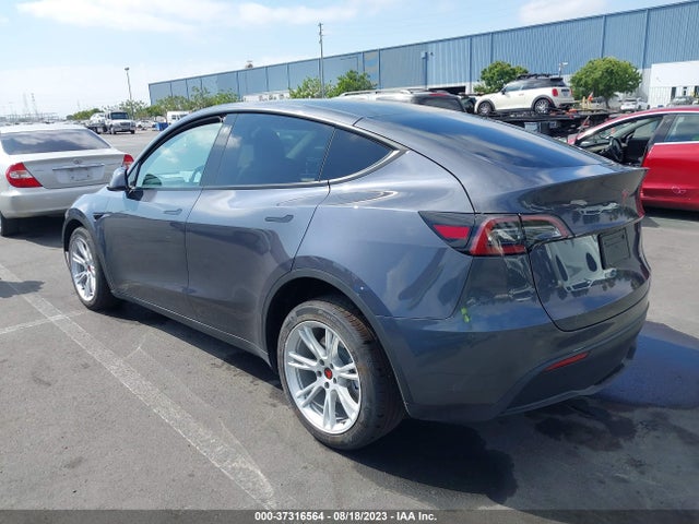 Tesla Model Y Long Range 2023 7SAYGDEE1PF739371 Image 3