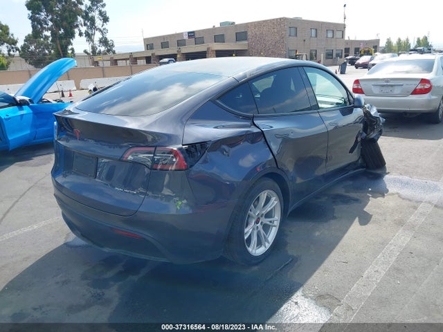 Tesla Model Y Long Range 2023 7SAYGDEE1PF739371 Image 4
