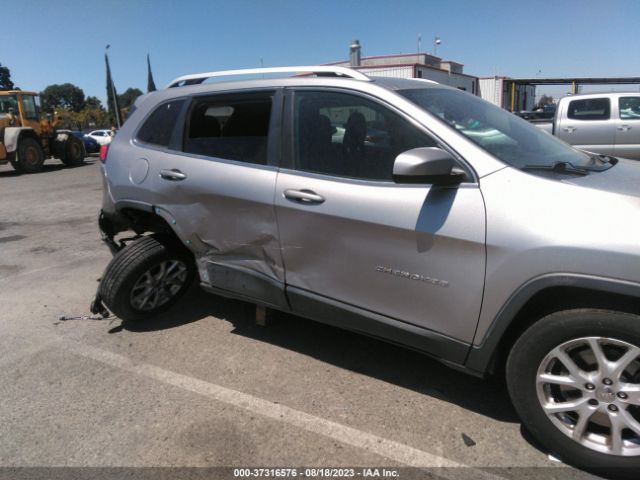 1C4PJLCS2GW330613 Jeep Cherokee Latitude