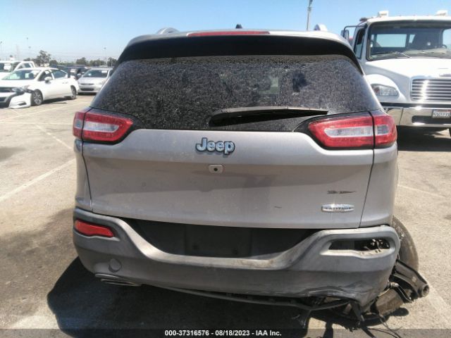 1C4PJLCS2GW330613 Jeep Cherokee Latitude