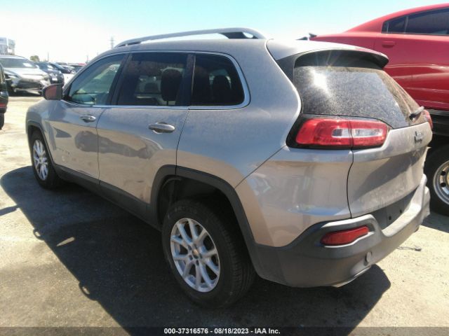 1C4PJLCS2GW330613 Jeep Cherokee Latitude