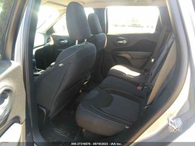 1C4PJLCS2GW330613 Jeep Cherokee Latitude