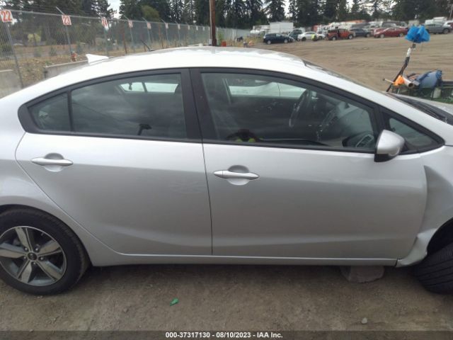 3KPFL4A79JE240693 KIA FORTE LX