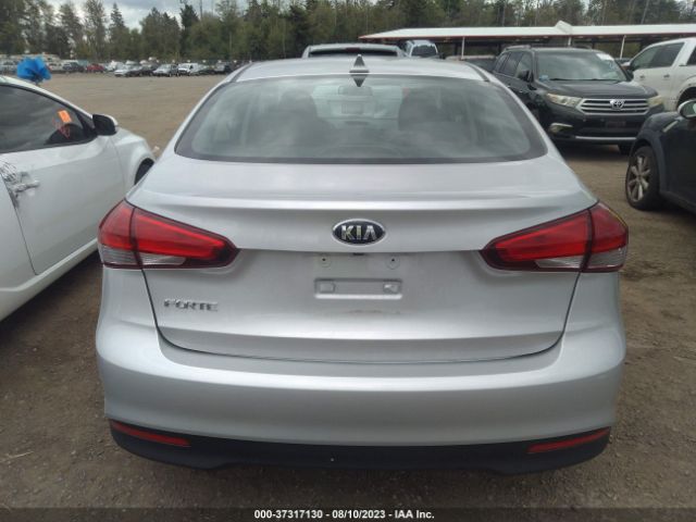 3KPFL4A79JE240693 KIA FORTE LX