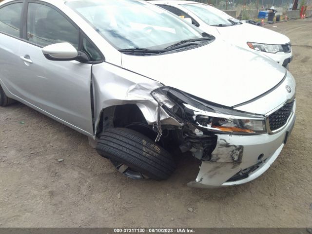 3KPFL4A79JE240693 KIA FORTE LX