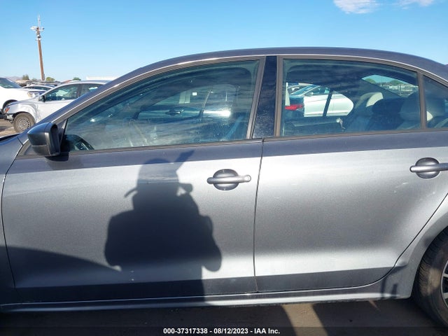 3VWD17AJ8GM285016 Volkswagen Jetta Sedan 1.8t Sport
