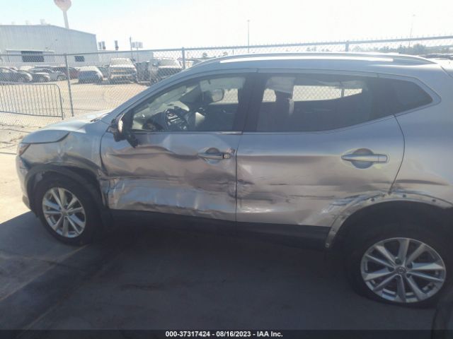 JN1BJ1CP4HW034264 Nissan Rogue Sport Sv