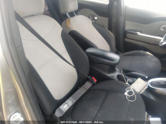 KNDJN2A24E7021482 KIA Soul Base