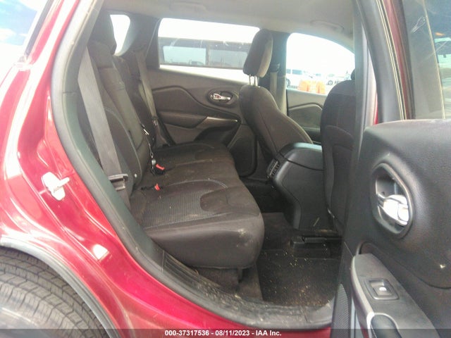 1C4PJLCB8KD122871 Jeep Cherokee Latitude