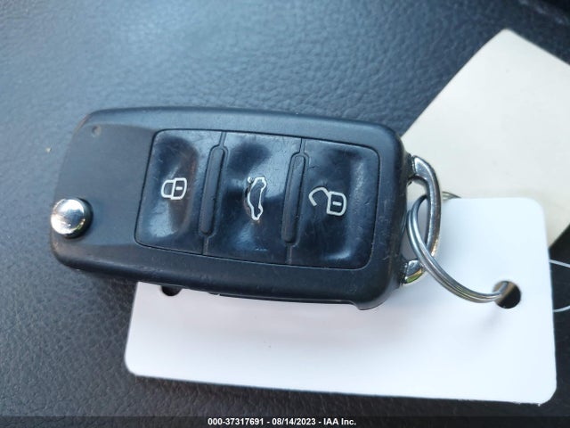 3VWD17AJ8FM275990 Volkswagen Jetta Sedan 1.8t Se