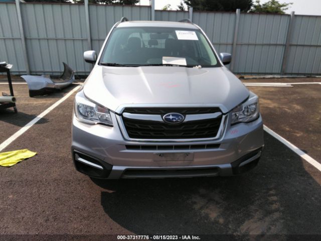 JF2SJAEC4JG571435 Subaru Forester Premium