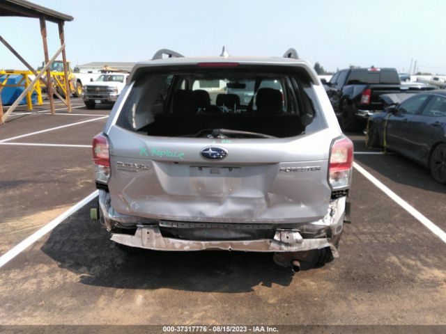 JF2SJAEC4JG571435 Subaru Forester Premium
