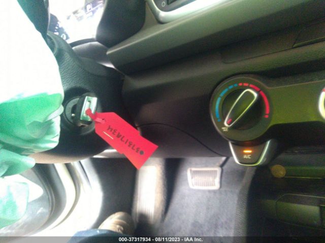 3KPA25AB1JE120362 KIA Rio 5-door S