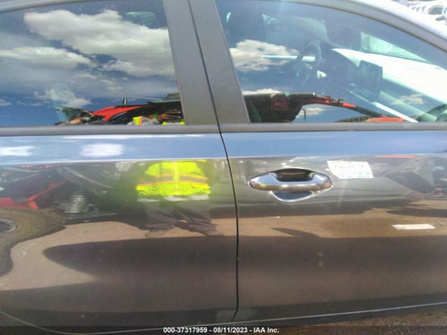 3KPF24AD7ME303013 KIA Forte Lxs