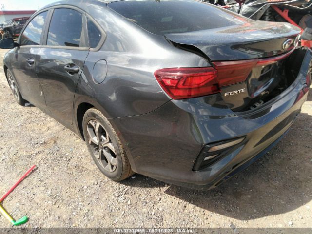 3KPF24AD7ME303013 KIA Forte Lxs