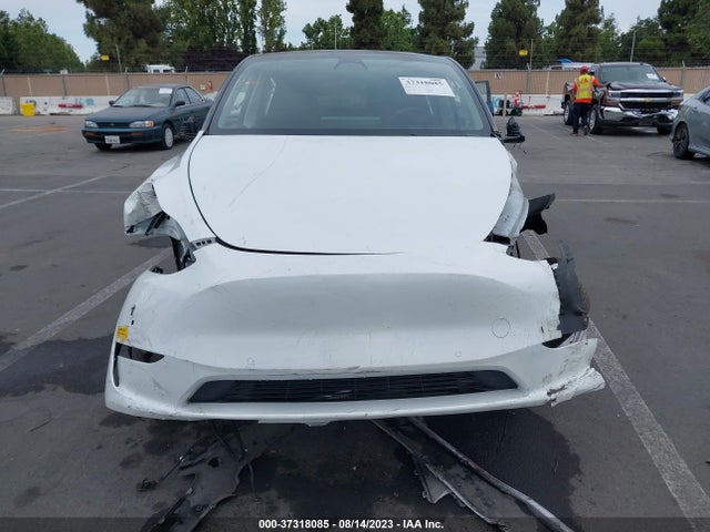 7SAYGDEE1NF555514 Tesla Model Y Long Range