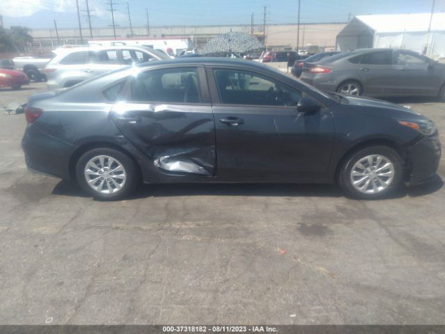 3KPF24AD0KE104852 KIA FORTE FE