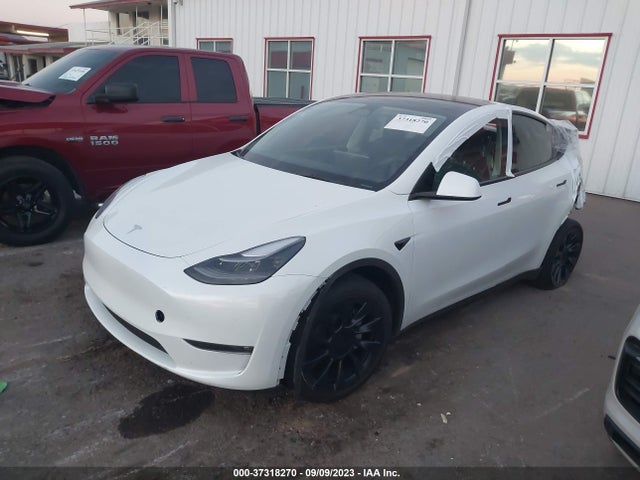 Tesla Model Y Long Range 2023 7SAYGAEE0PF695572 Image 2