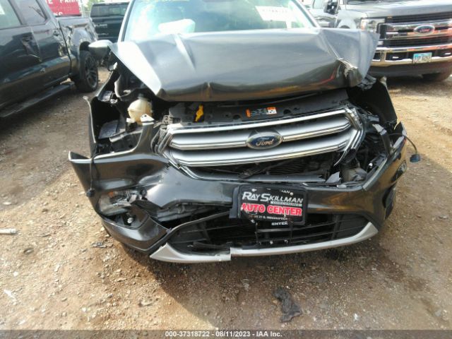 1FMCU0GD8HUA40563 Ford ESCAPE SE