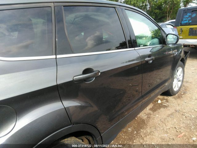 1FMCU0GD8HUA40563 Ford ESCAPE SE