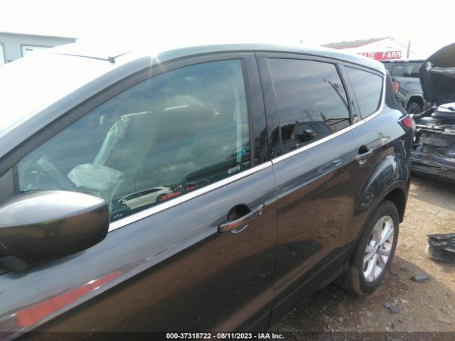 1FMCU0GD8HUA40563 Ford ESCAPE SE