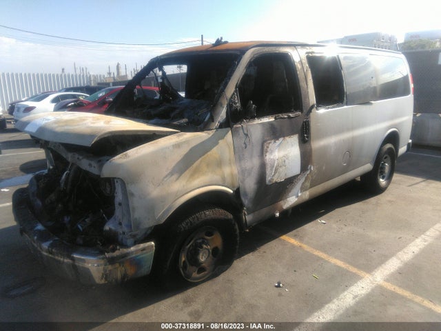 Chevrolet Express Passenger Lt 2018 1GAZGMFP4J1257956 Image 2