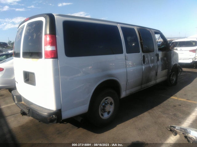 Chevrolet Express Passenger Lt 2018 1GAZGMFP4J1257956 Image 4