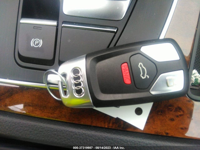 WA1BNAFY2J2053070 Audi Q5 Premium Plus