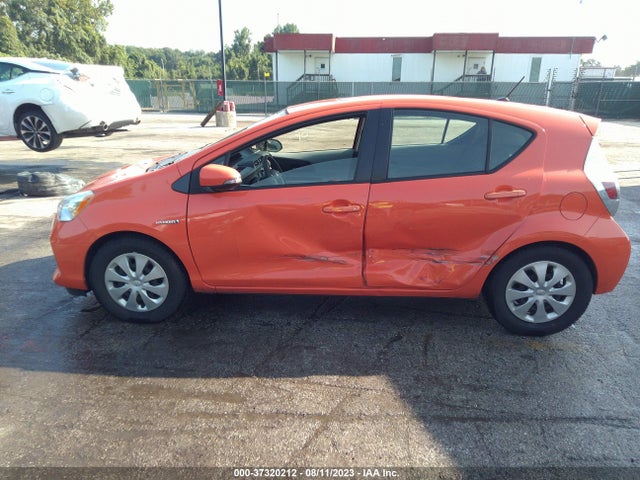 Toyota Prius C One/three/two/four 2014 JTDKDTB38E1085144 Image 14