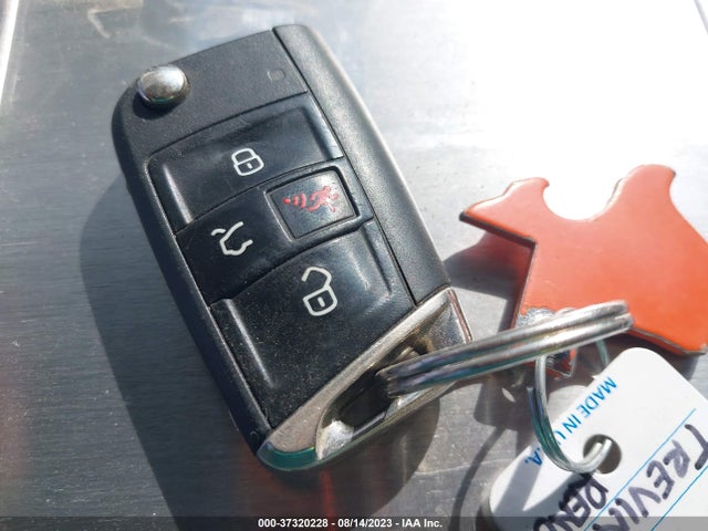 3VV2B7AXXJM150981 Volkswagen Tiguan Sel/se