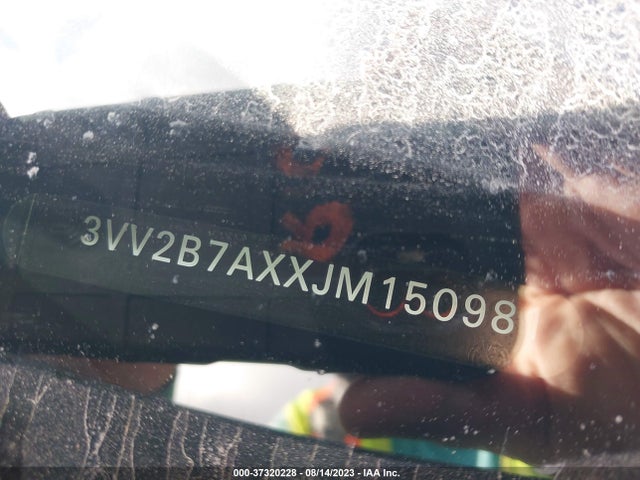 3VV2B7AXXJM150981 Volkswagen Tiguan Sel/se