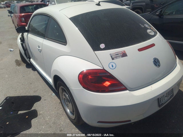 2013 VOLKSWAGEN BEETLE COUPE 3VWJX7AT5DM607612 Photo 2