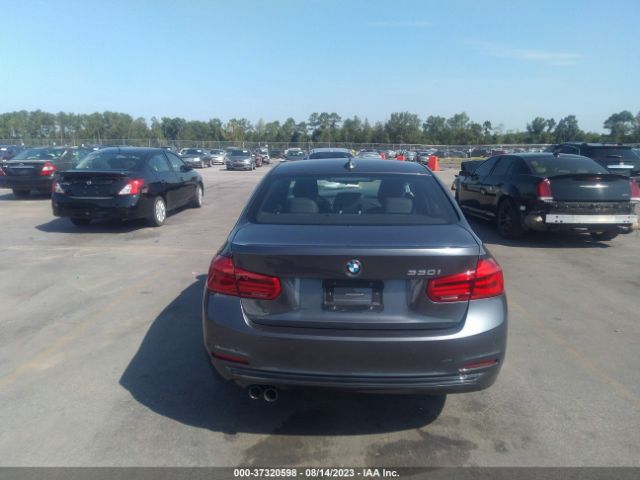 WBA8B9G59HNU50275 BMW 3 Series 330i
