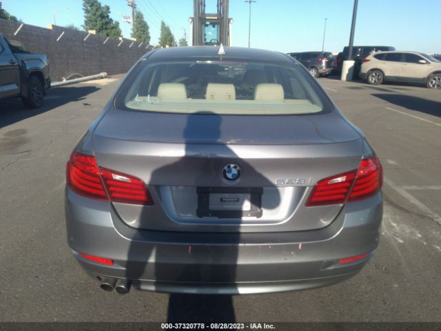 WBA5A5C55FD523827 BMW 5 Series 528i
