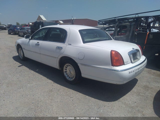 1999 LINCOLN TOWN CAR EXECUTIVE VIN: 1LNHM81W8XY706522