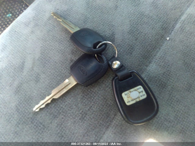 2005 KIA SORENTO LX/EX VIN: KNDJD733X55444245