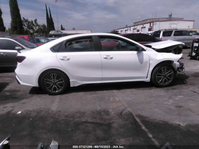 3KPF54AD6PE574477 KIA Forte Gt-line