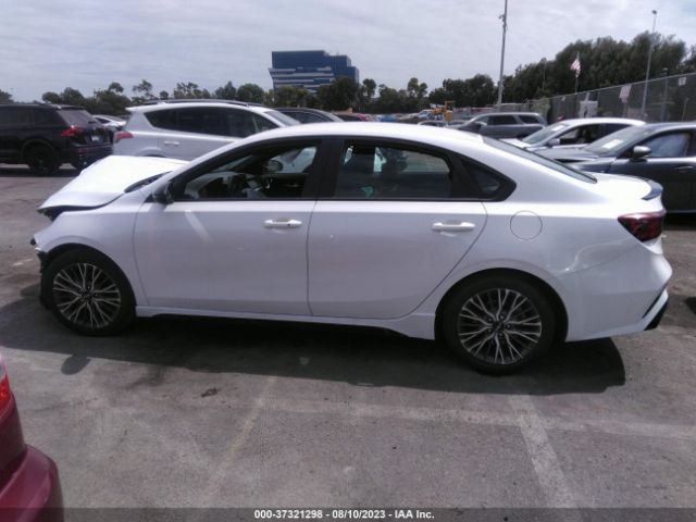 3KPF54AD6PE574477 KIA Forte Gt-line