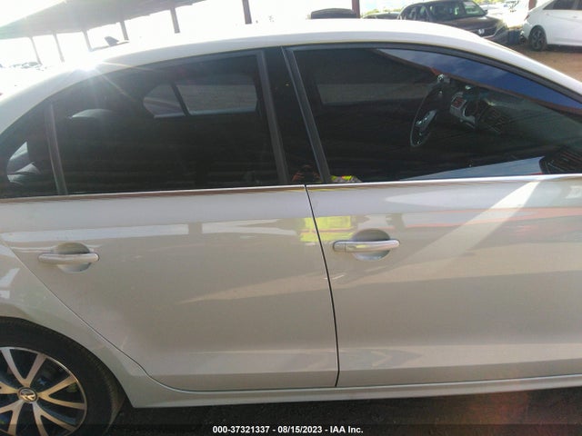 3VWDB7AJ9JM216565 Volkswagen Jetta 1.4t