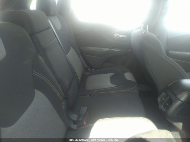 1C4PJMAB1FW667135 Jeep Cherokee Sport