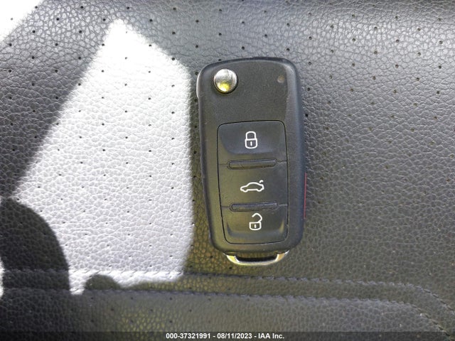 1VWBA7A31JC029432 Volkswagen Passat 2.0t Se