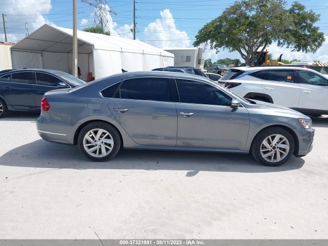 1VWBA7A31JC029432 Volkswagen Passat 2.0t Se