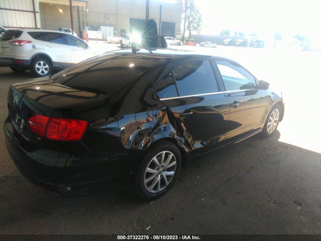 3VWD17AJ7EM441639 Volkswagen Jetta Sedan Se