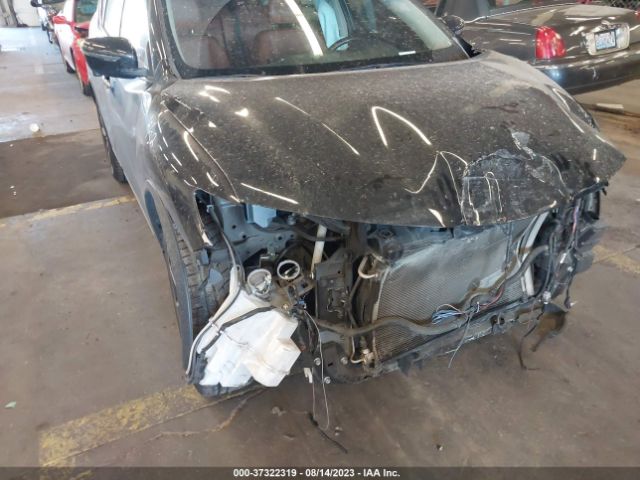 JN8AT2MV0HW018086 Nissan Rogue Sl