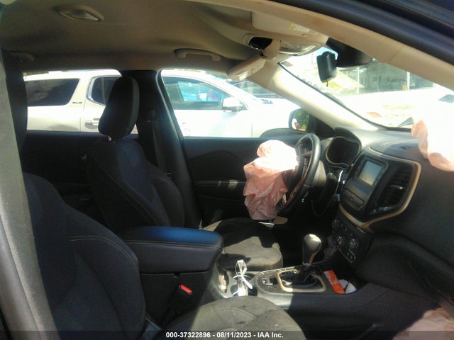 Jeep Cherokee Latitude 2016 1C4PJLCB1GW125977 Image 5