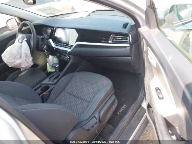 KNDCB3LC4L5428739 KIA NIRO LX
