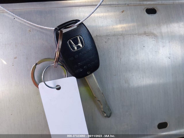 2009 HONDA FIT SPORT VIN: JHMGE884X9C004900