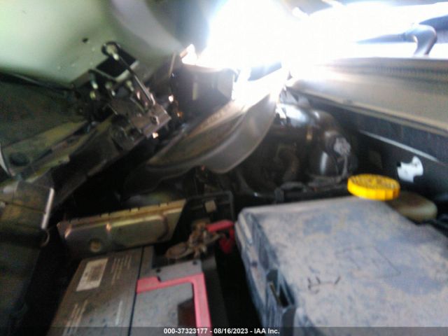 1C4PJLCB2FW683092 Jeep Cherokee Latitude